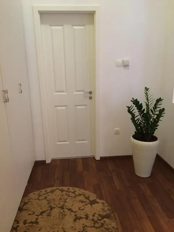 Julia'S Home Budapest 0*,